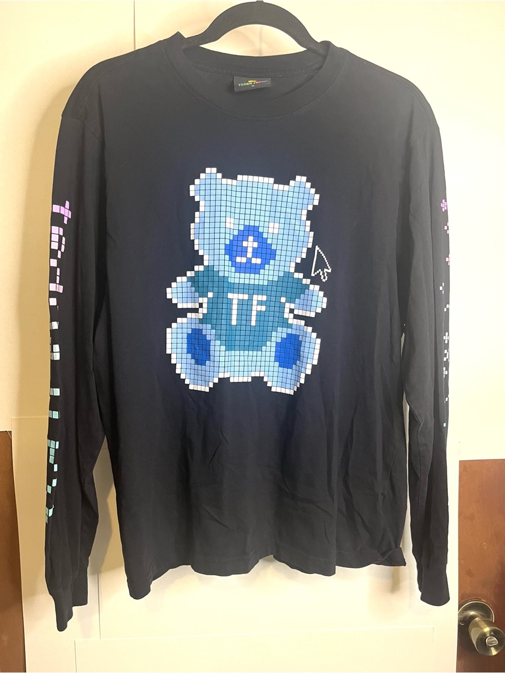 Teddy Fresh Unisex M Black Long Sleeve Graphic Tee with Blue 8-Bit Pixel Bear